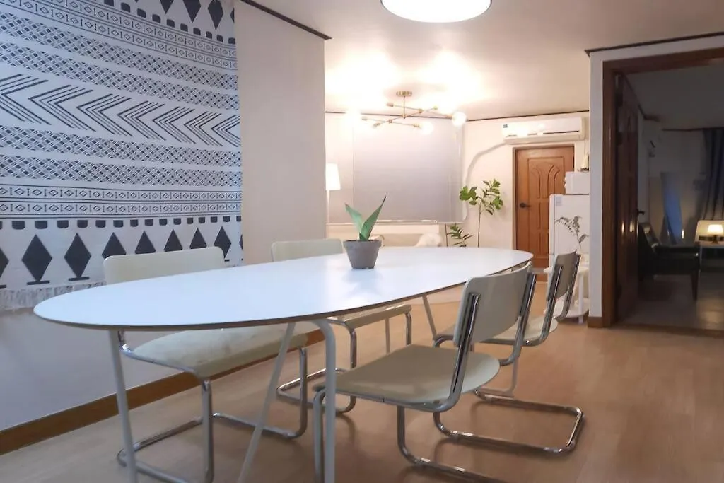 K-5 Hongdae Yeontral Park Apartment Seoul South Korea