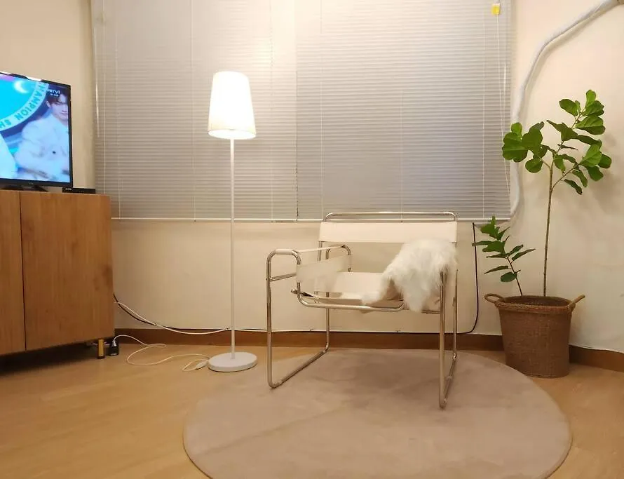 K-5 Hongdae Yeontral Park Apartment Seoul