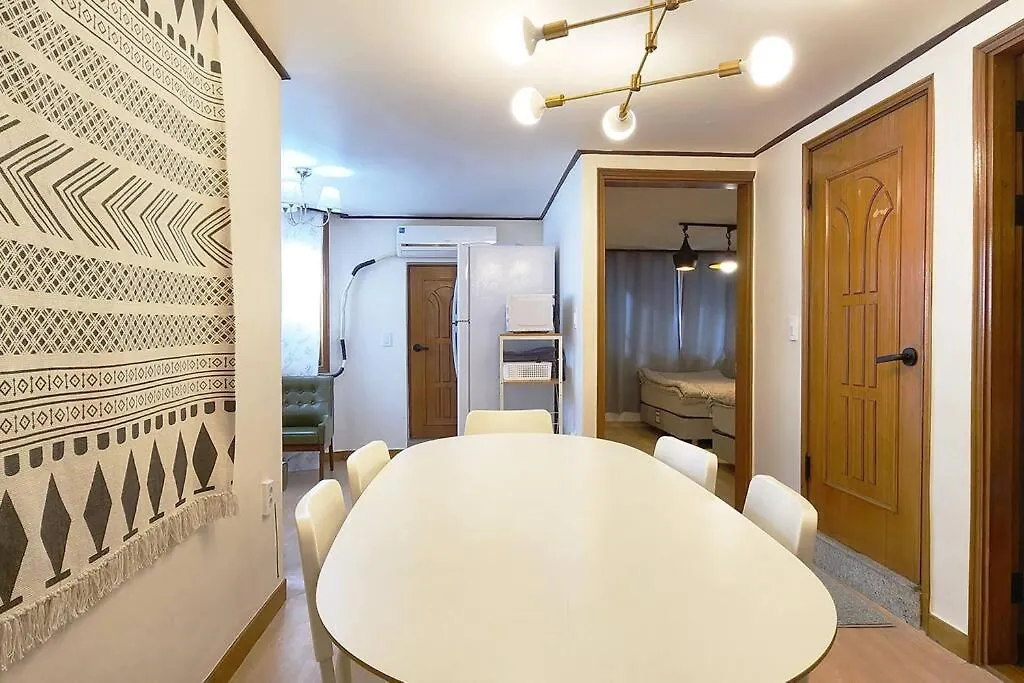 K-5 Hongdae Yeontral Park Apartment Seoul